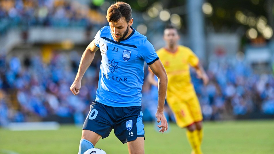 Ninkovic At Leichhardt Vs Adelaide