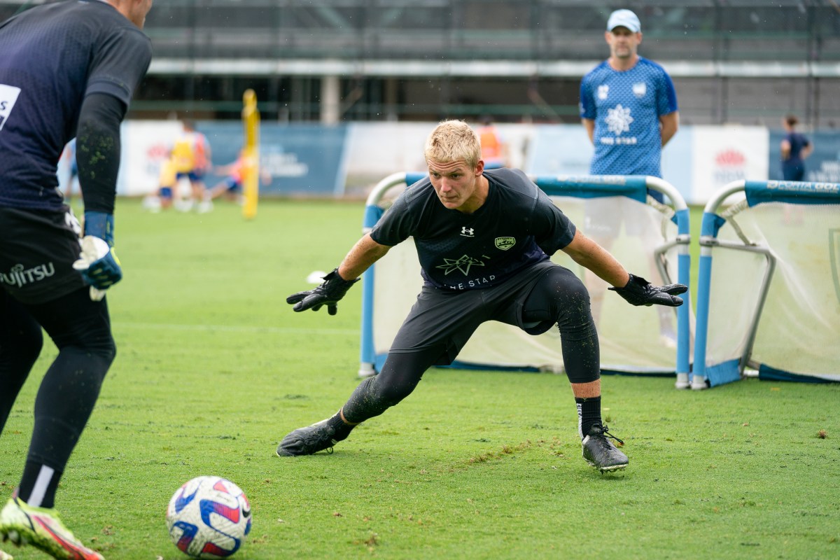 Academy Keeper Gus Hoefsloot Wins ALeague Contract Sydney FC
