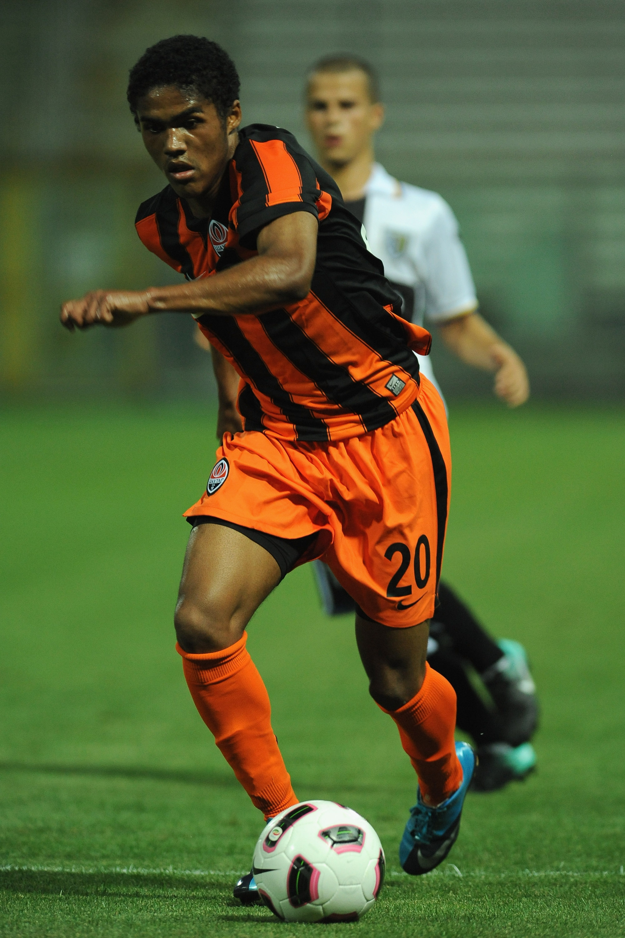 douglas costa cristiano ronaldo