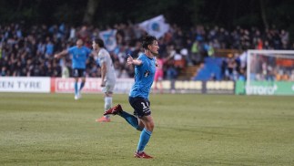 Sydney FC Thrash Melbourne Victory To Go Top