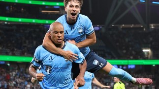 Sydney FC Demolish Western Sydney Wanderers 4-1